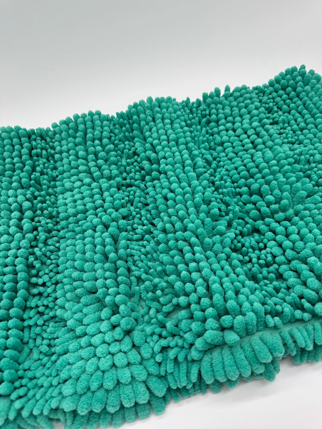 Solid alternating chenille comfort rugs